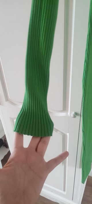 Vestido verde midi Zara cut out