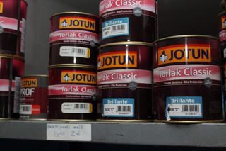 Esmaltes, chalk paint y alta decoración.