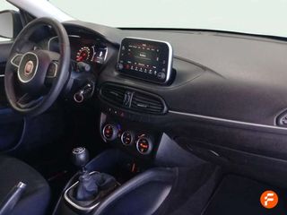 Fiat Tipo 1.4 16v Easy 70kW (95CV) gasolina 5p.