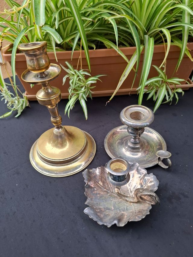 3 candelabros de metal