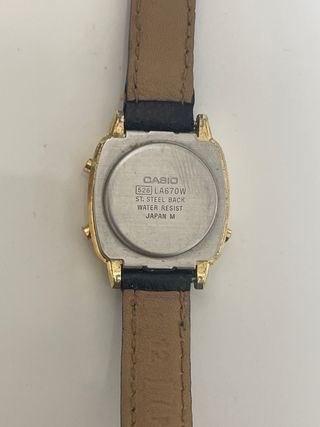 Reloj Casio Dorado y Negro