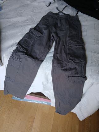 Pantalón cargo color chocolate