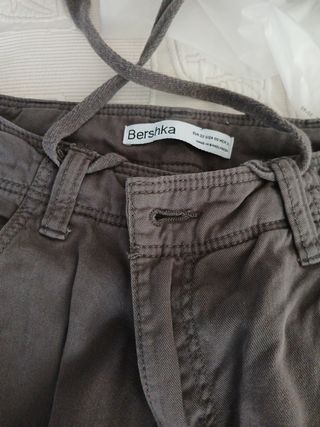 Pantalón cargo color chocolate