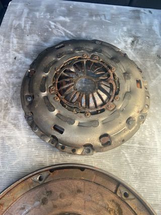 VOLANTE MOTOR Y EMBRAGUE LUK 600030800