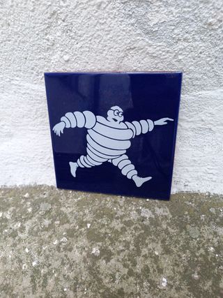 Baldosa Michelin 15x15