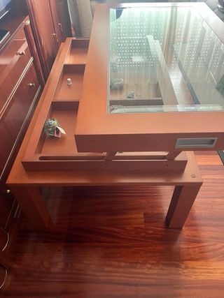 Mesa de centro de madera y cristal