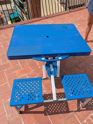 Mesa de camping plegable azul