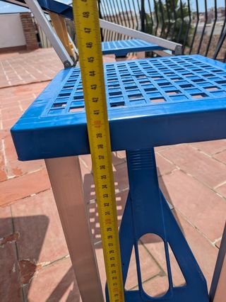 Mesa de camping plegable azul