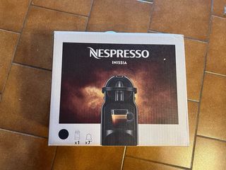 Cafetera Nespresso Inissia Negra