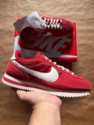 Zapatilla Nike Cortez Rojas y Blanco