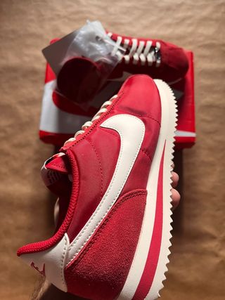 Zapatilla Nike Cortez Rojas y Blanco