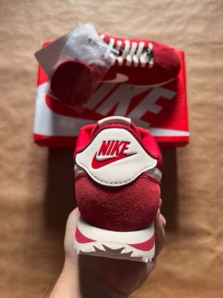 Zapatilla Nike Cortez Rojas y Blanco