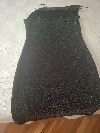 Vestido de fiesta plateado y negro
