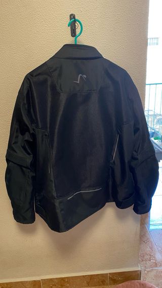Chaqueta de moto negra talla XL grande