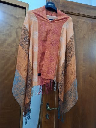 Sciarpe e scialle fantasia e floreale