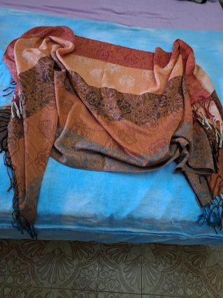 Sciarpe e scialle fantasia e floreale