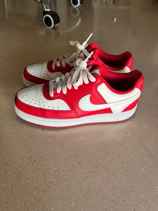 Zapatillas Nike Rojas y Blancas