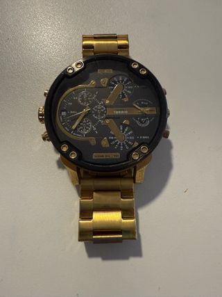 Reloj Dorado y Negro