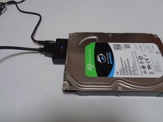 LETTORE DI DISCHI DA USB A SATA DA 3,5" E 2,5 (7€.)