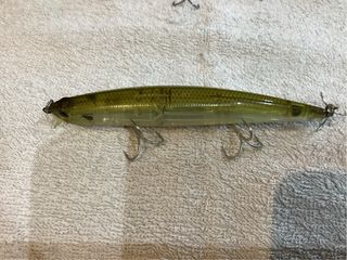 Lote 4 señuelos pesca BASS