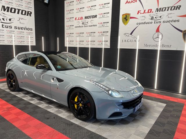 Ferrari FF -