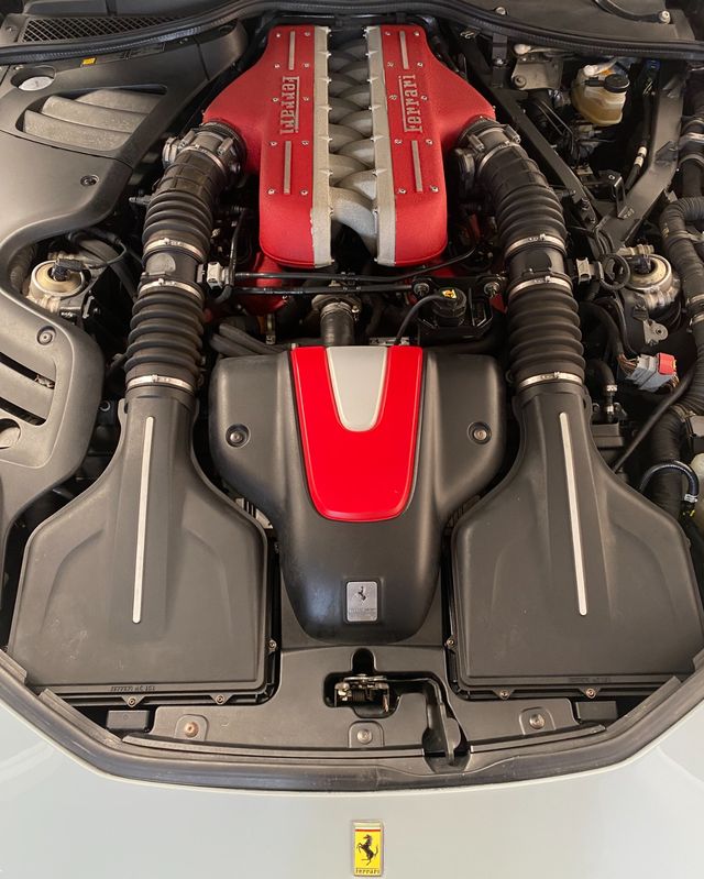 Ferrari FF -