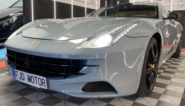 Ferrari FF -