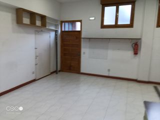 Local en parque la regelara Cangas del Narcea