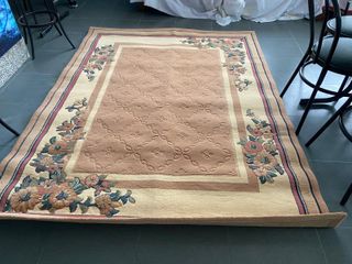 Alfombra clásica floral beige y rosa