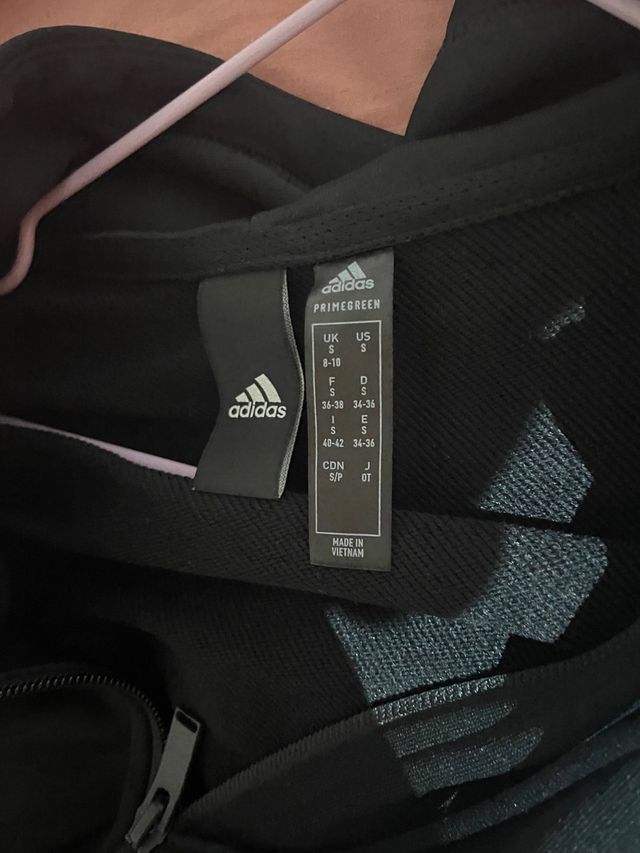 Chaqueta Adidas Deportiva Negra y Blanca