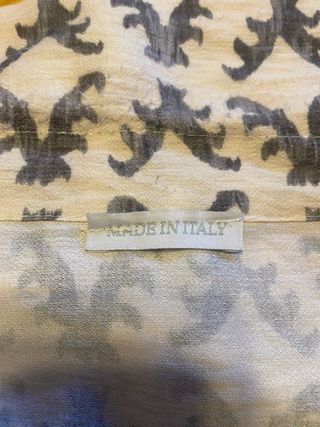 Vestido camisero beige y gris, mangas abullonadas