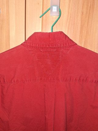 Camisa Tommy Hilfiger Roja Talla L/G mas una XXL