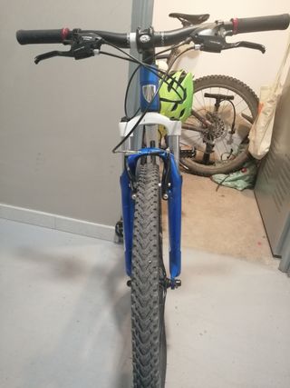 Bicicleta Trek 3.700 + Casco