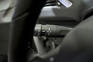 Peugeot 208   5P Signature BlueHDi 73KW 100CV 