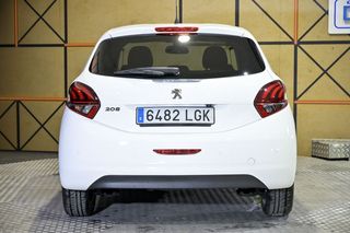 Peugeot 208   5P Signature BlueHDi 73KW 100CV 