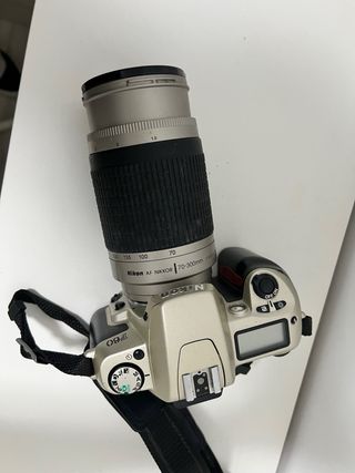 Cámara Nikon F60 Plata
