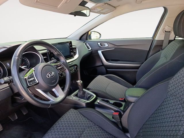 Kia XCeed 1.6 MHEV iMT Concept 100kW (136CV)