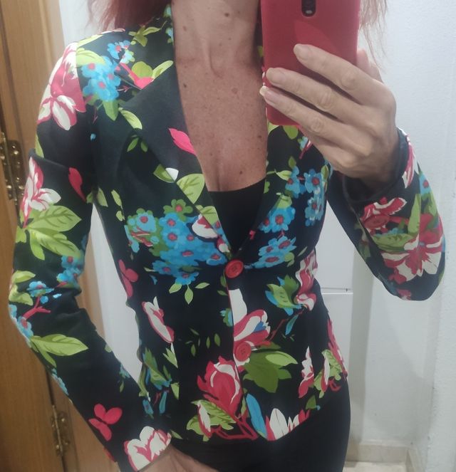 Chaqueta entallada floral