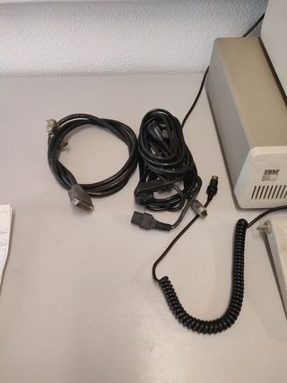 Ordenador IBM Beige/Blanco, manual e impresora