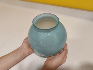 Lámpara de mesa vintage azul y dorada