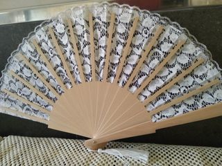 Abanico encaje blanco madera novias falleras etc..