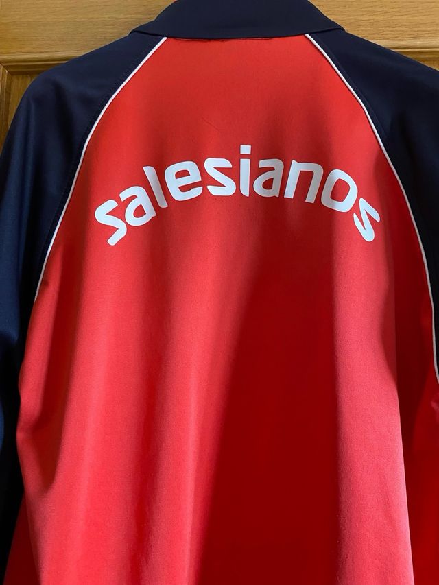 Chándal SalesianosTalla XL y camiseta regalo