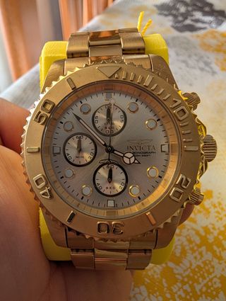 Reloj Invicta Pro Diver Cronógrafo Dorado
