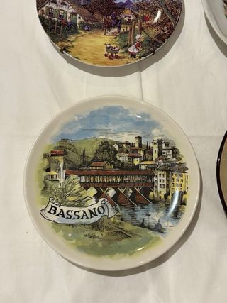 Lotto piatti decorativi souvenir  vari paesi