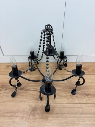 Lámpara de araña negra de metal