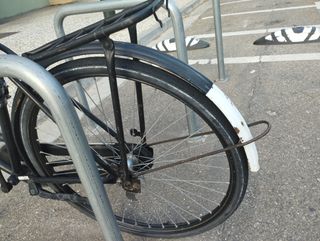 Bicicleta holandesa negra