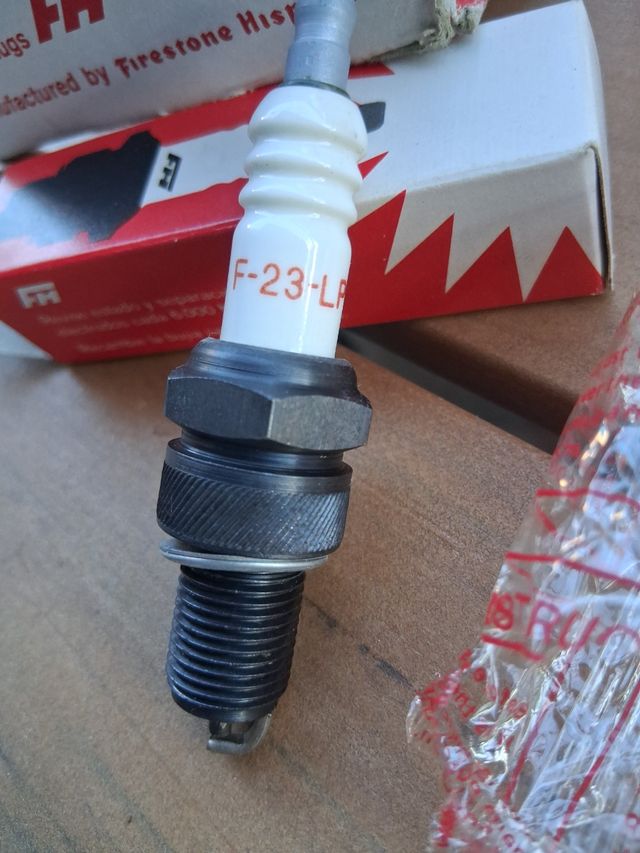 Bujías FH F-23-LP Nuevas (6 Unidades)