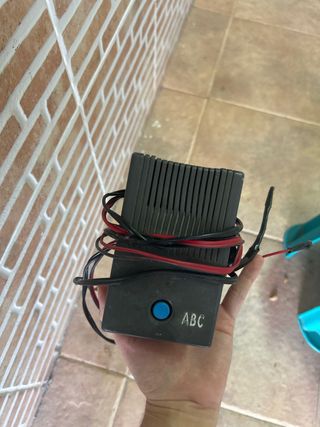 Transformador ABC con botón azul