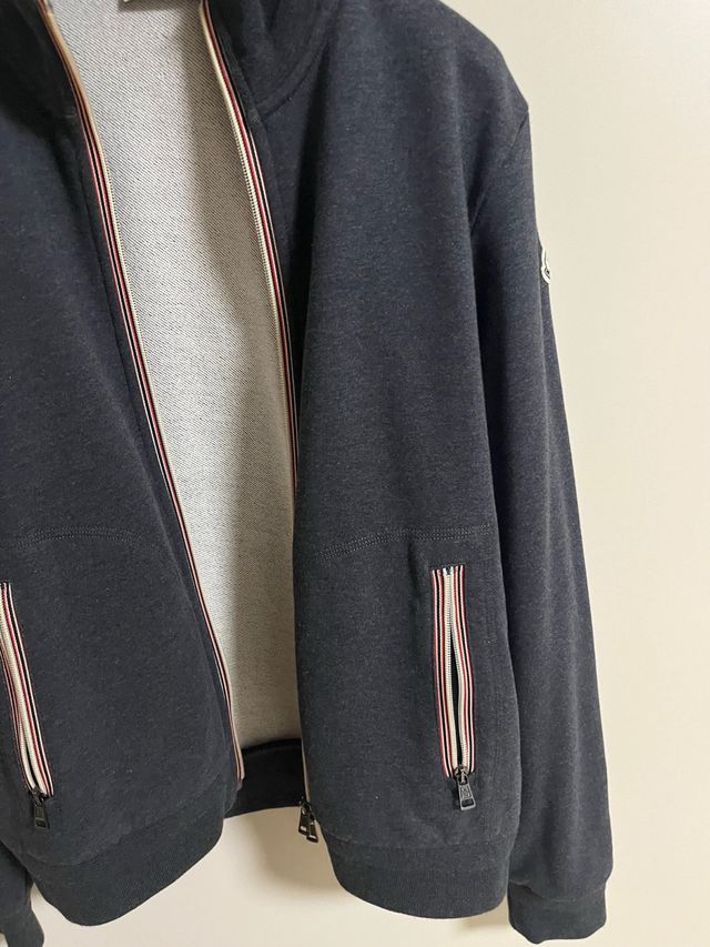 Chaqueta Moncler Gris Punto