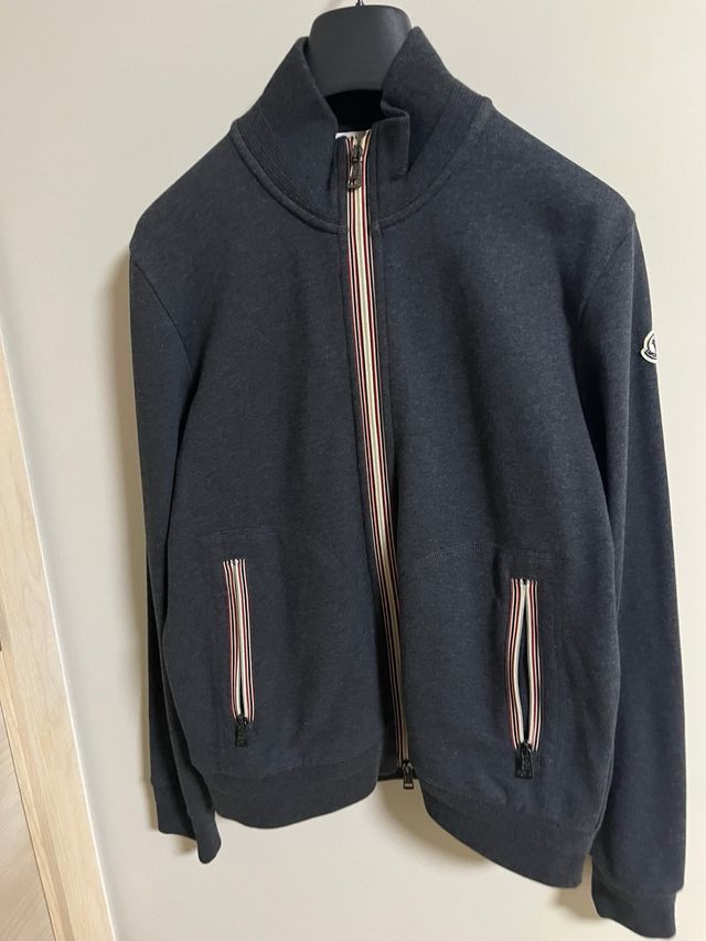 Chaqueta Moncler Gris Punto